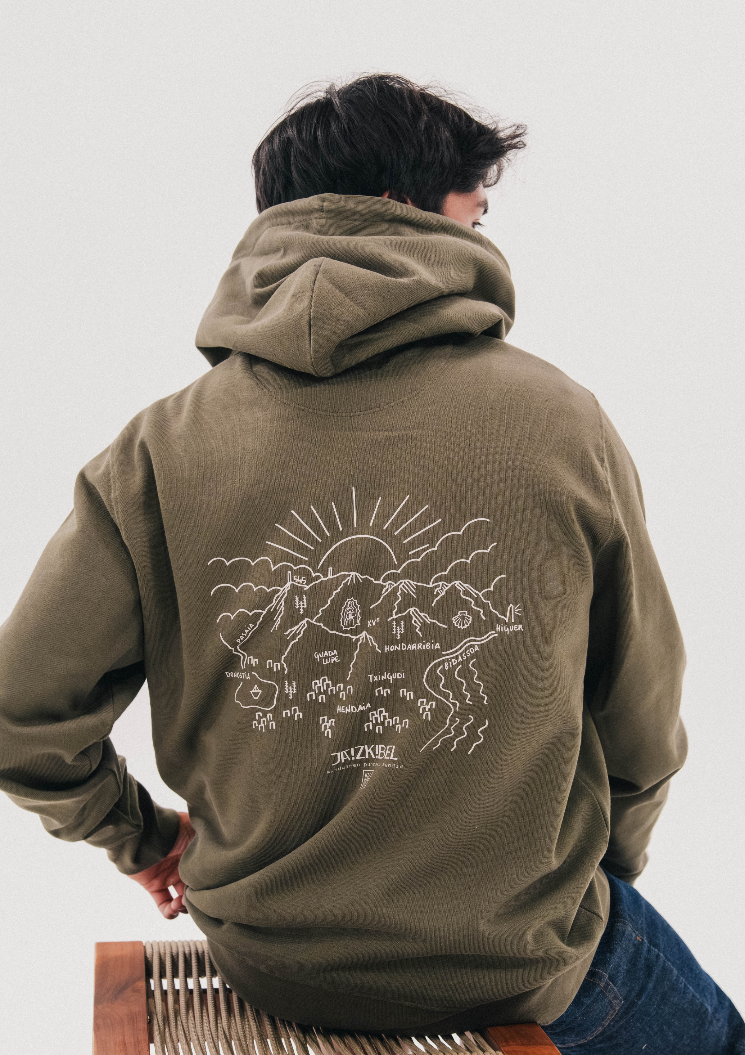 Hoodie Jaizkibel – hoodie brodé au Pays basque – Katxi Klothing – vue 4