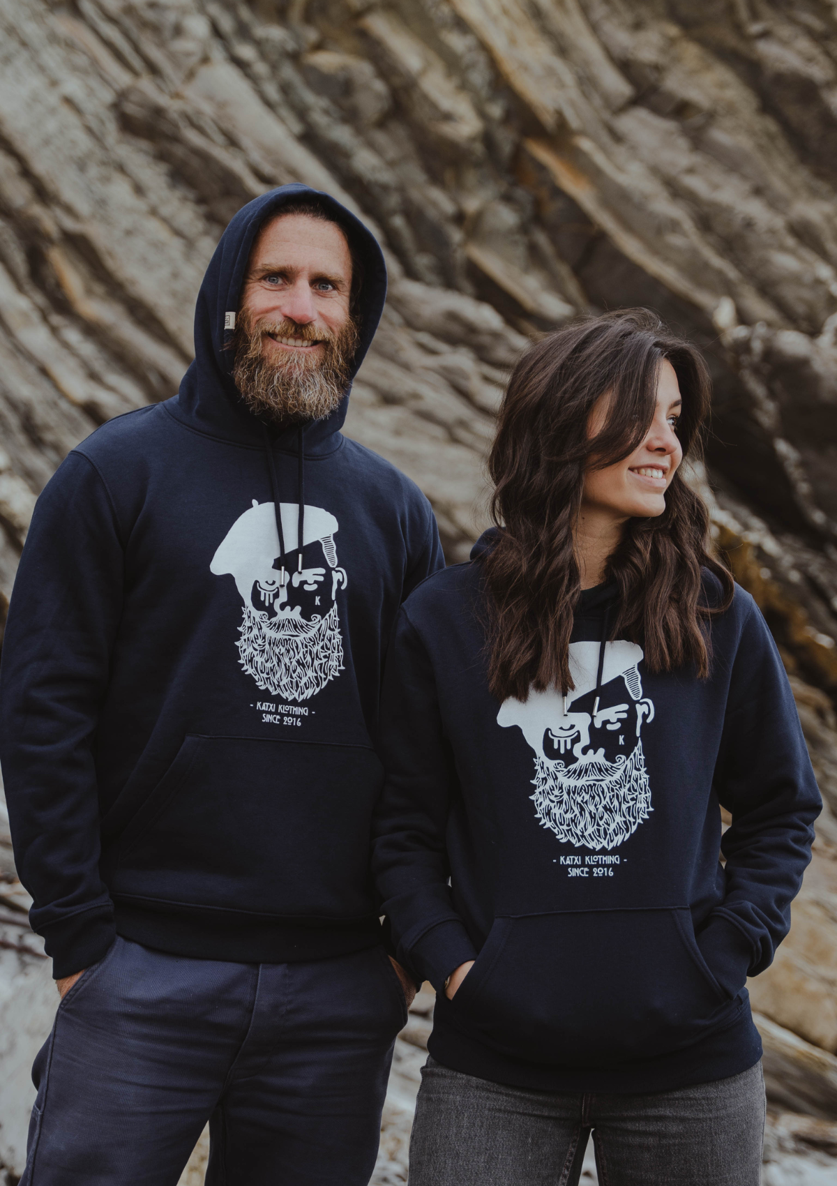 Hoodie Kabino – hoodie brodé au Pays basque – Katxi Klothing – vue 2