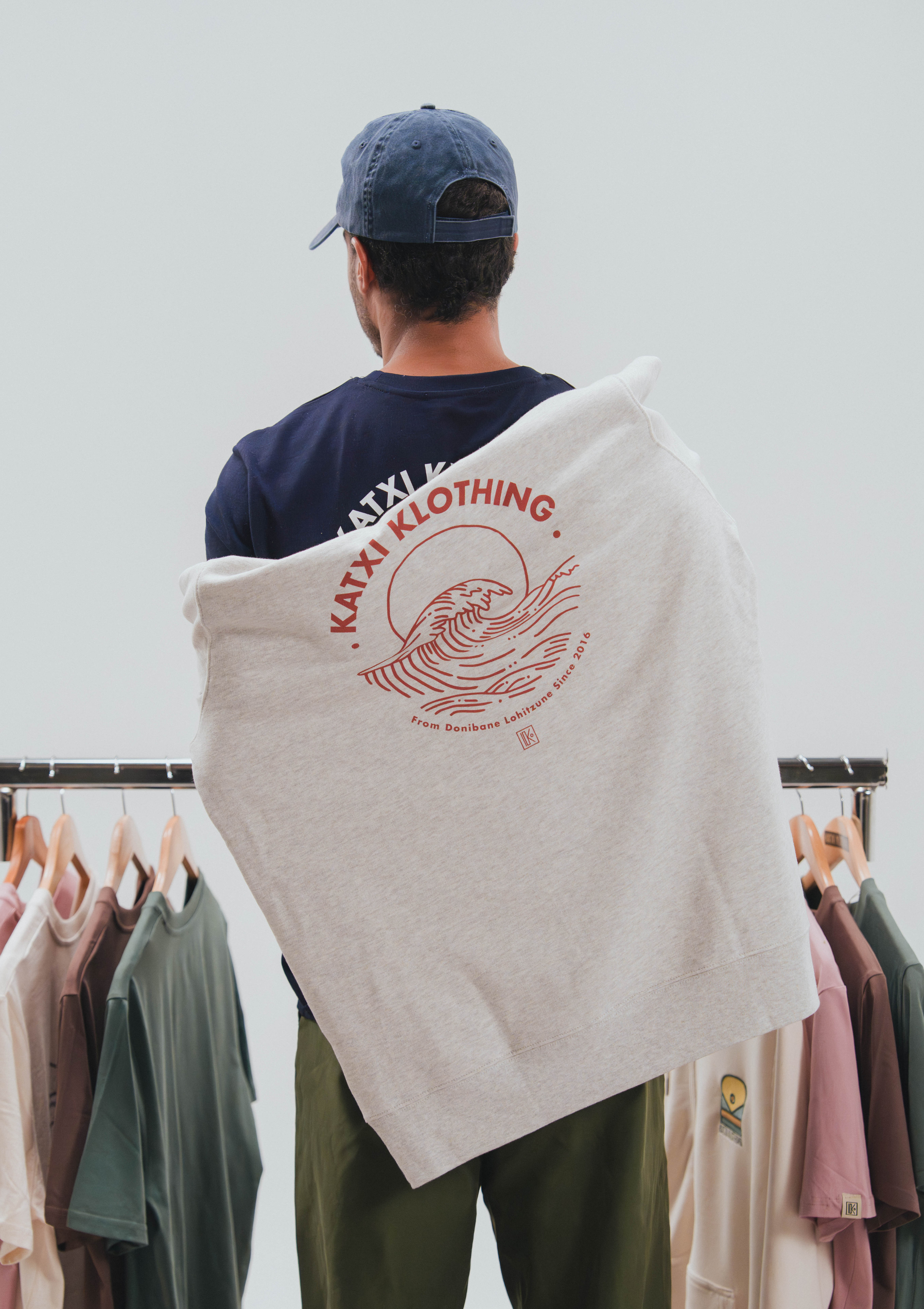 Hoodie Belharra – hoodie brodé au Pays basque – Katxi Klothing