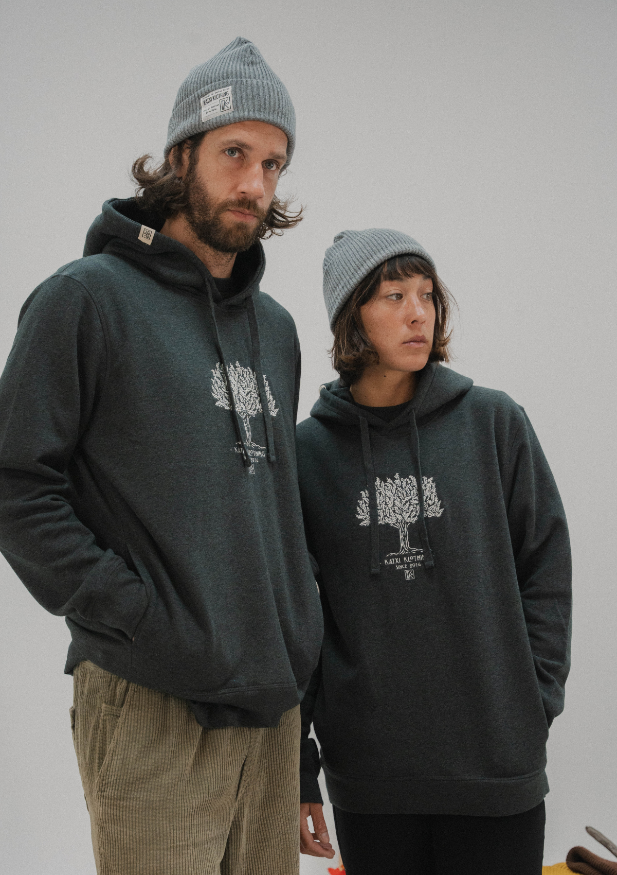 Hoodie broderie Gernika – hoodie brodé au Pays basque – Katxi Klothing – vue 2