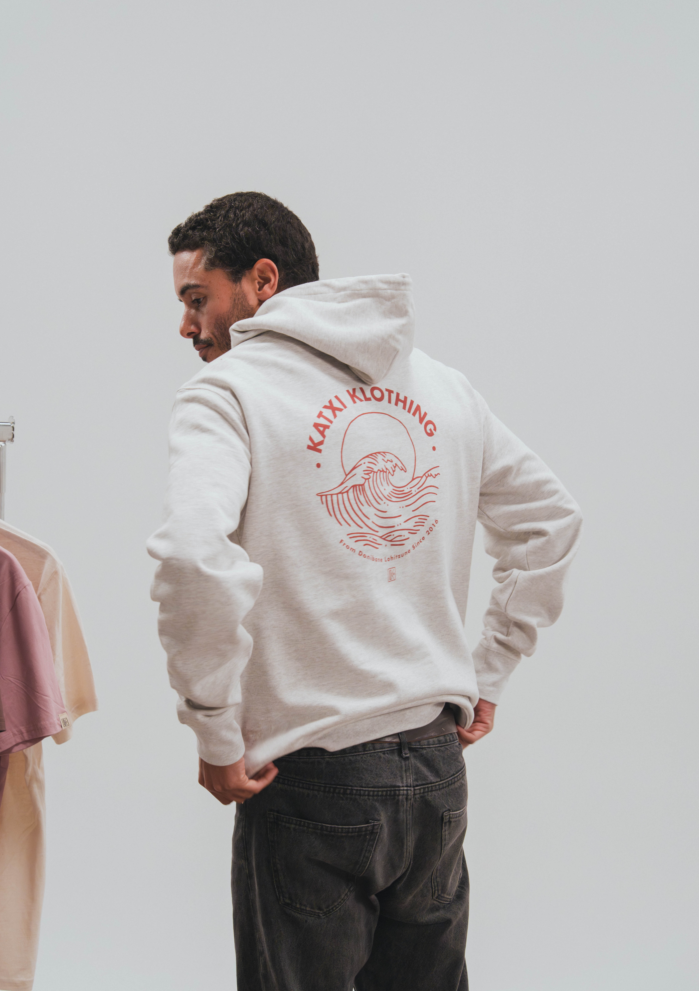 Hoodie Belharra – hoodie brodé au Pays basque – Katxi Klothing – vue 4