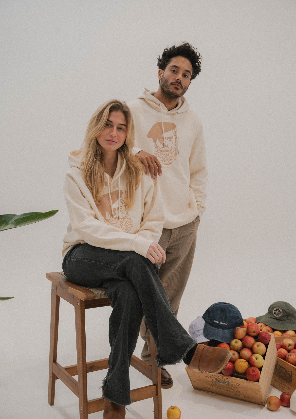 Hoodie Kabino – hoodie brodé au Pays basque – Katxi Klothing – vue 4