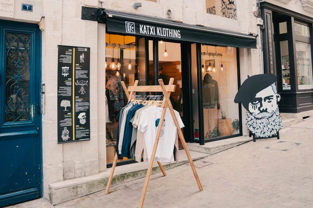 Devanture du magasin de vêtements Katxi Klothing, 1 rue Argenterie à Bayonne