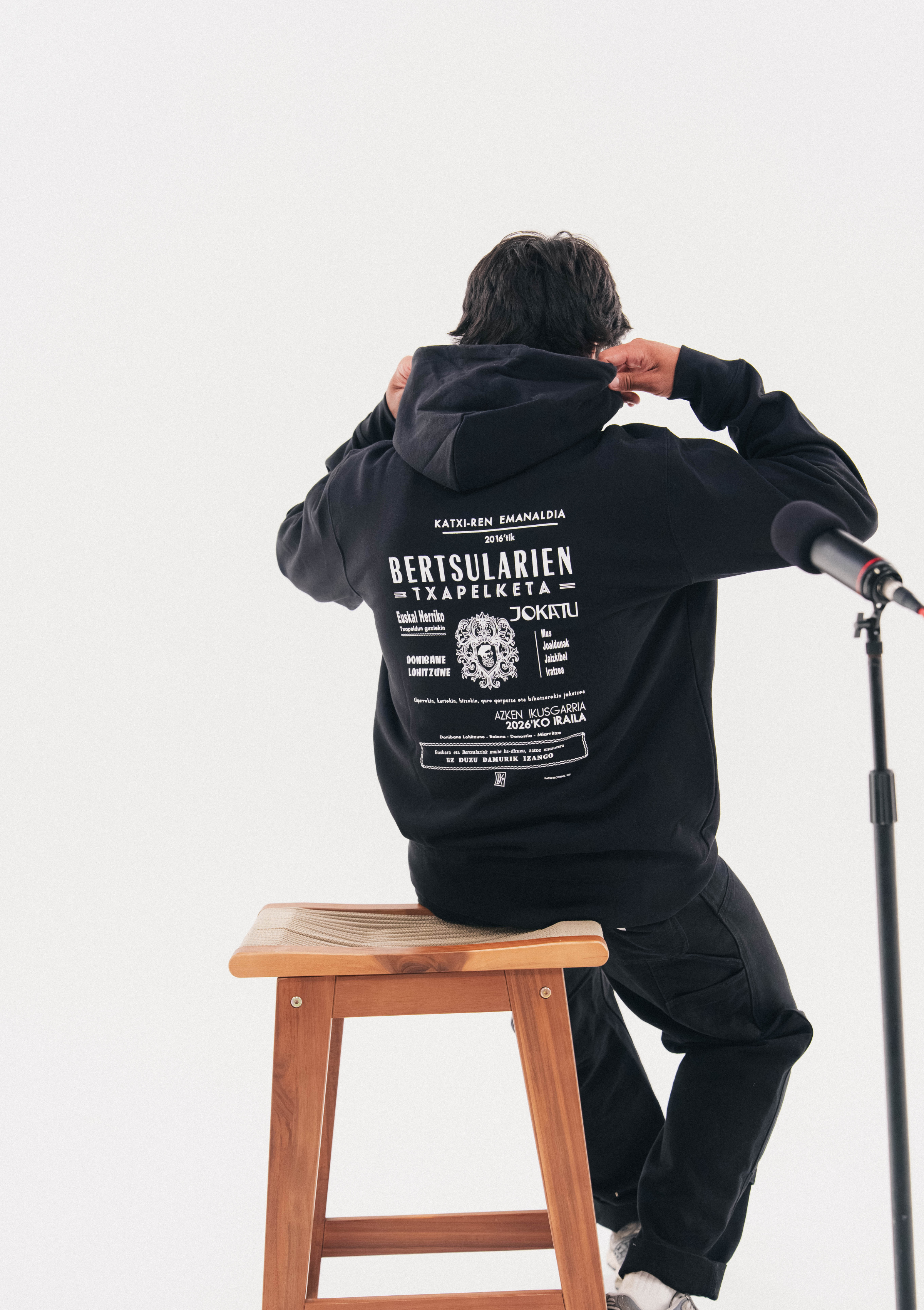 Bertsu Hoodie – Euskal Herrian brodatutako hoodie – Katxi Klothing
