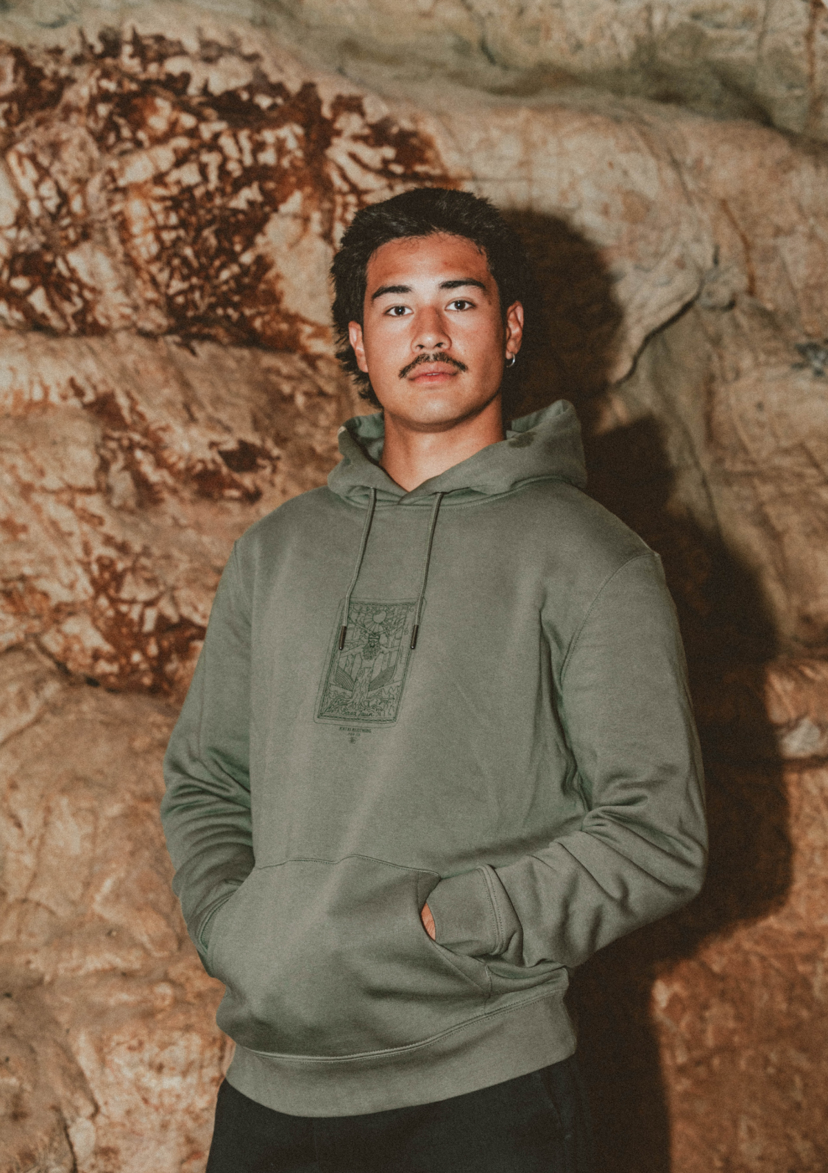 Hoodie Basajaun – hoodie brodé au Pays basque – Katxi Klothing