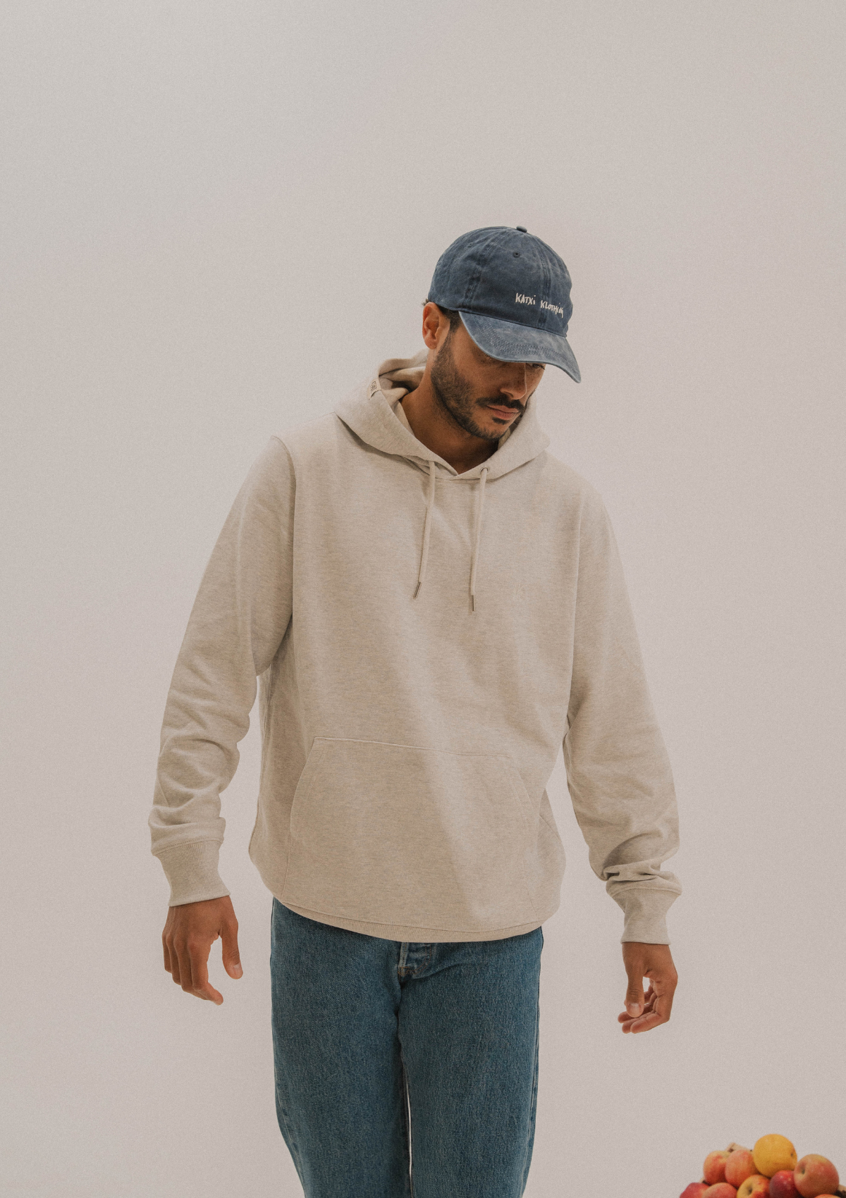 K Hoodie bordatua – Euskal Herrian brodatutako txanoa – Katxi Klothing