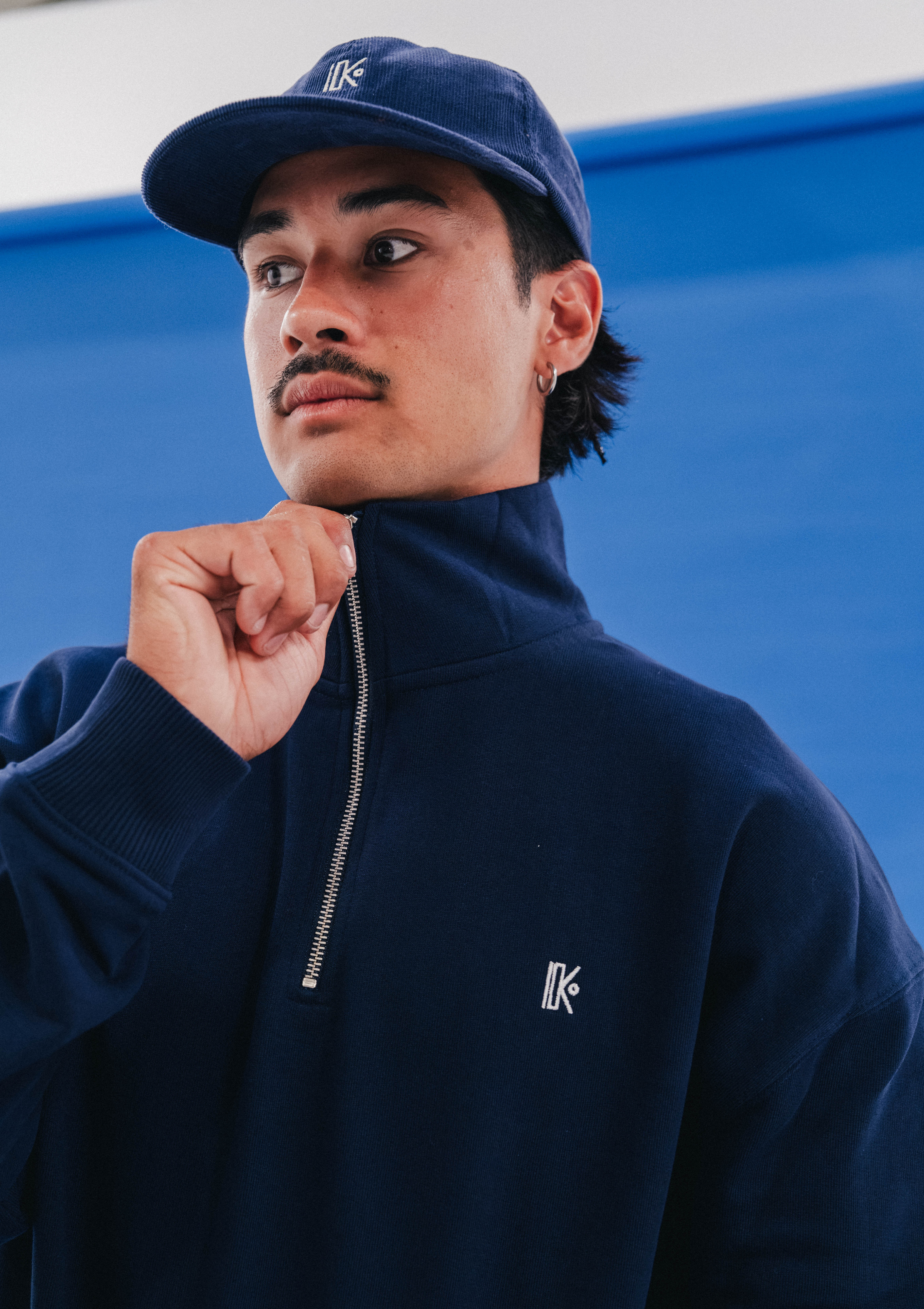BasiK Kremailera Erdiko Sudadera – Kremaileradun sudadera baskoa – Katxi Klothing – 6. ikuspegia